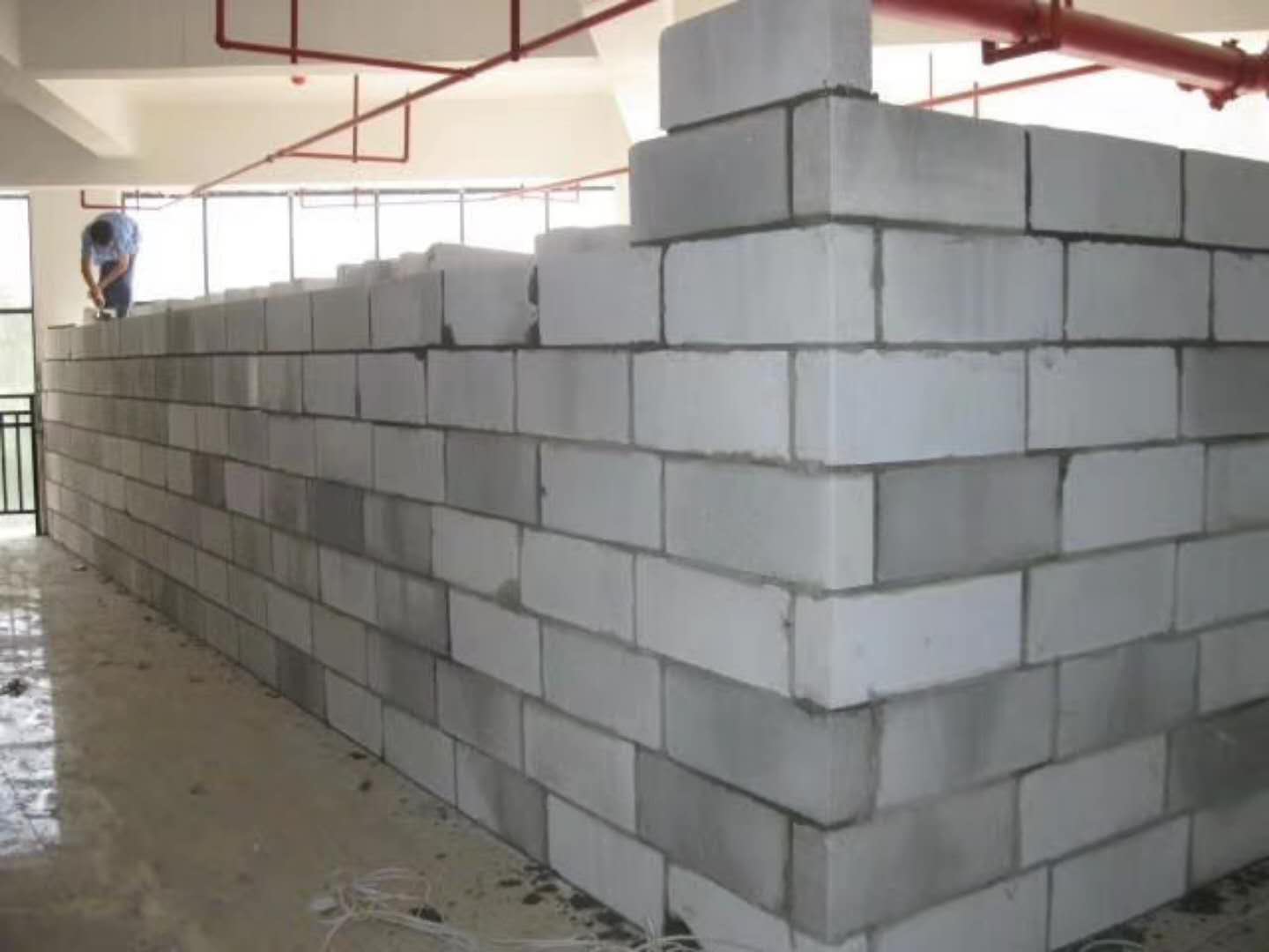 玉林蒸压加气混凝土砌块承重墙静力和抗震性能的研究